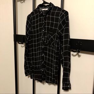 Black plaid shirt Size S